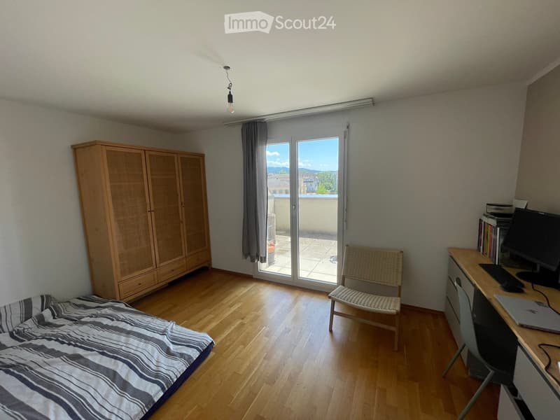 Geräumige Wohnung mit großem Balkon (2)