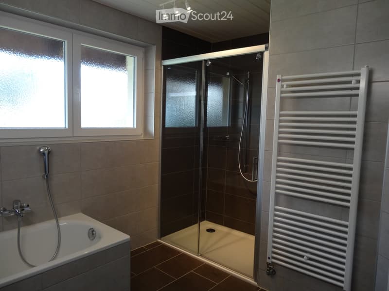 Villa with 8 rooms, rent CHF 2'200.- excluding charges (5)