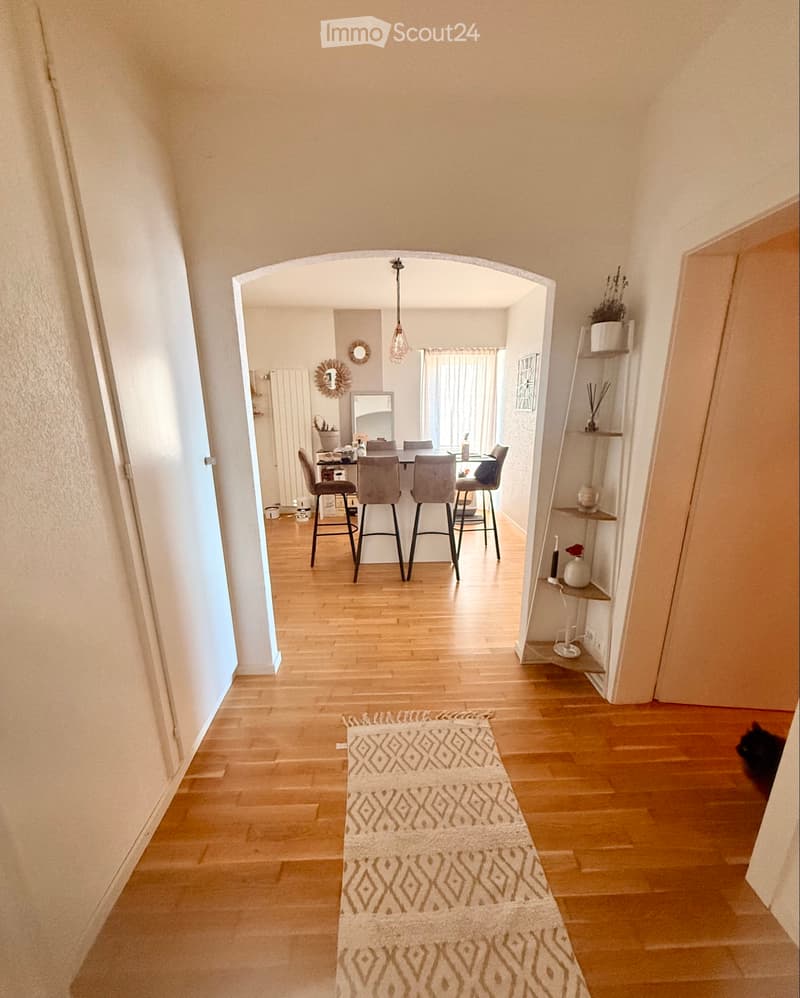 Bello appartamento di 2,5 locali con balcone a Neuchâtel (1)