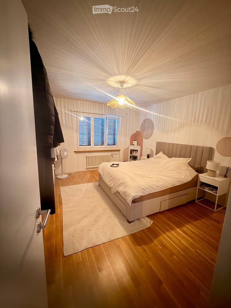 Bello appartamento di 2,5 locali con balcone a Neuchâtel (3)