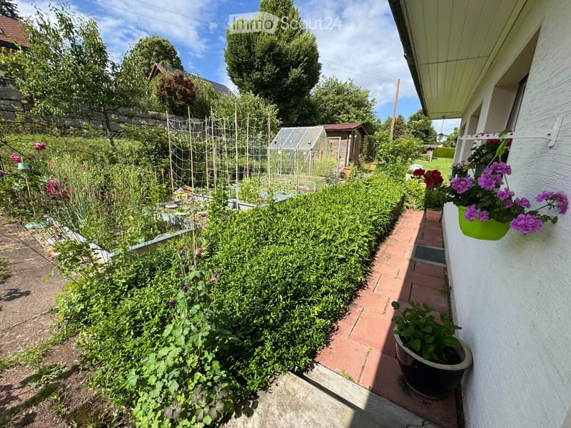 Einfamilienhaus mit privatem Garten - 2600/Monat (12)
