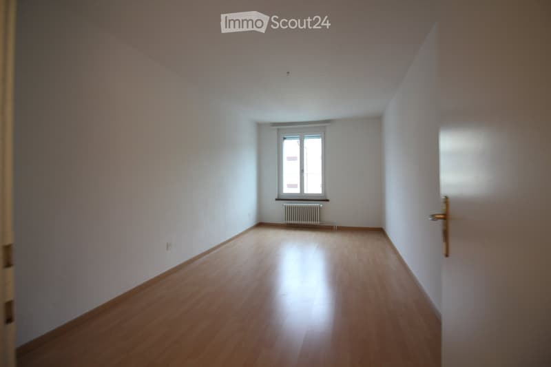Affordable 4.5-room apartment with balcony in St. Gallen-Neudorf (2)