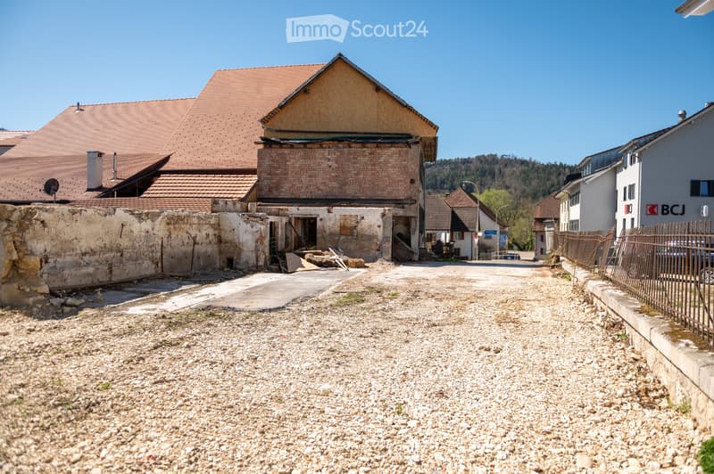 Maison de caractère à rénover entièrement à Courrendlin (3)