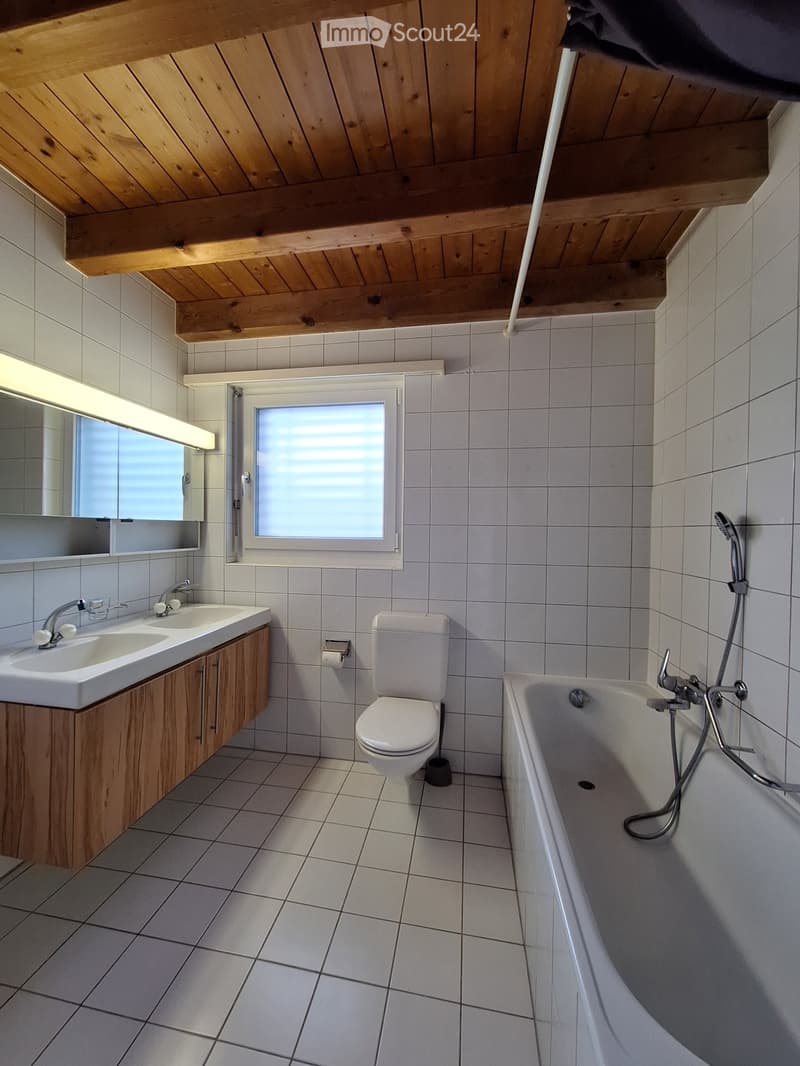 Semi-detached corner house with 5.5 rooms and garden in Treyvaux (3)