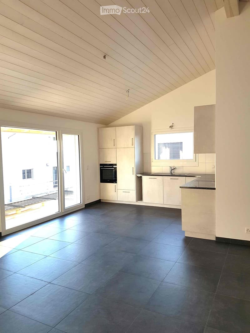 3,5 Zimmer Wohnung 80 m² in einer Villa mit 2 Apartments, im Obergeschoss (5)