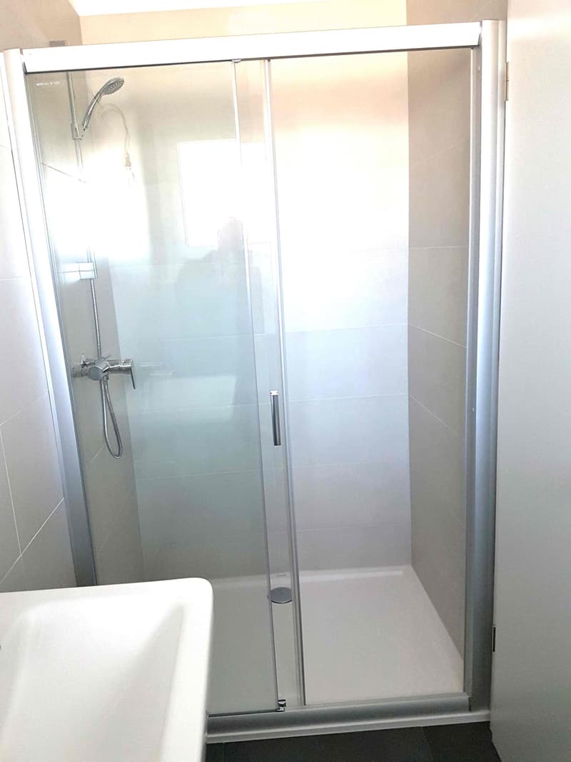 3,5 Zimmer Wohnung 80 m² in einer Villa mit 2 Apartments, im Obergeschoss (4)