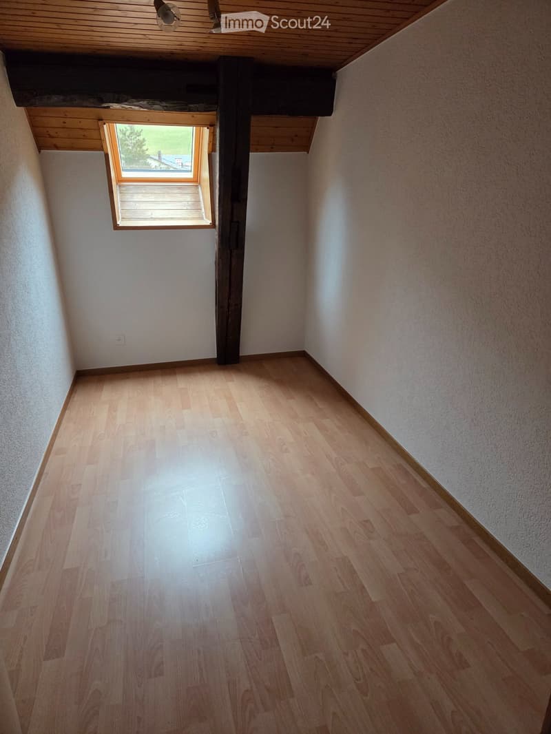 Wohnung mit 3.5 Zimmern, St-Sulpice (1)