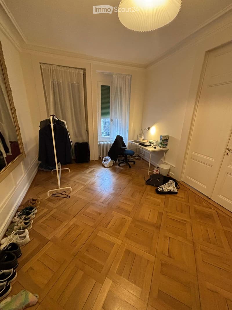 Grande camera in condivisione nel centro città (2)