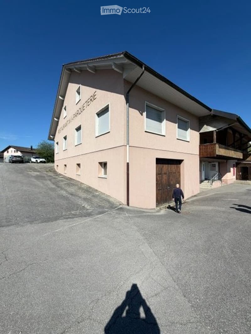 Ristorante e appartamento di 5 camere in affitto (1)