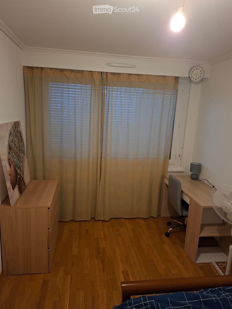 Chambre meublée (1)