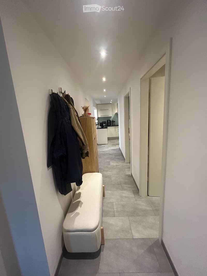 Grand 2.5 pièces (80 m²) lumineux avec balcon & parking (5)