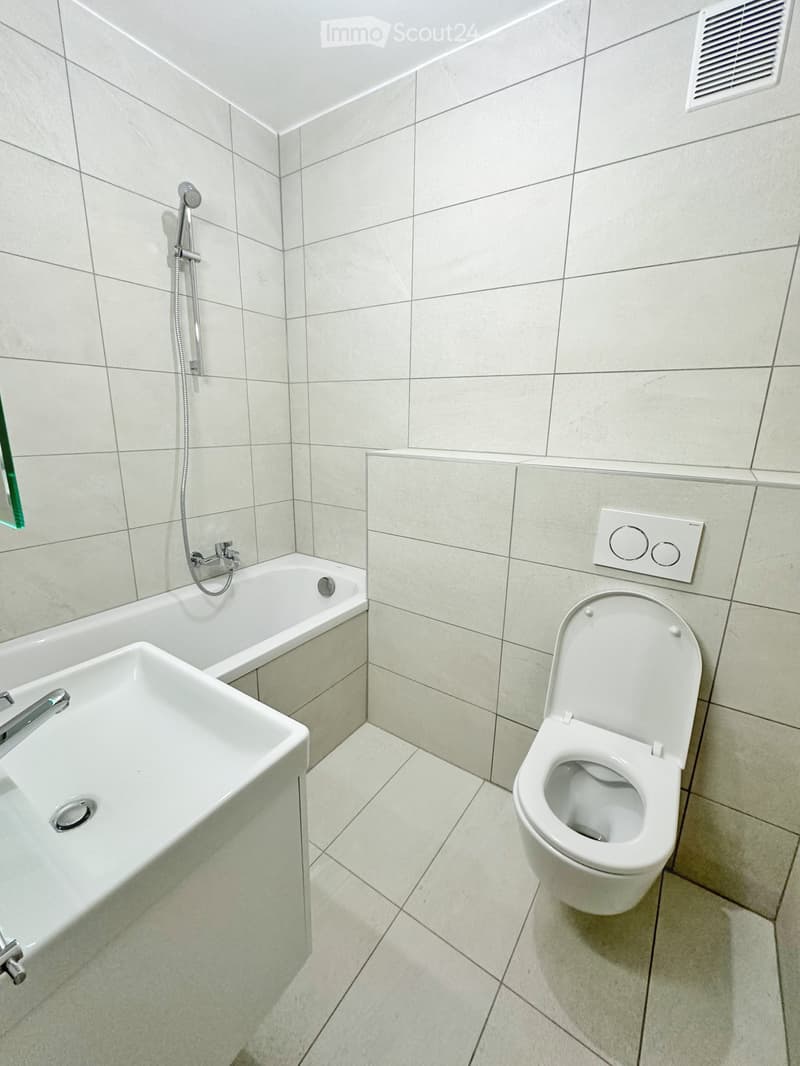 Bright Modern Apartment with Spacious Balcony in Champel (4)