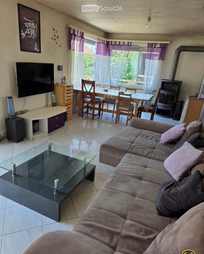A VENDRE AUX VERRIÈRES (2126 ) très jolie maison familiale (2)