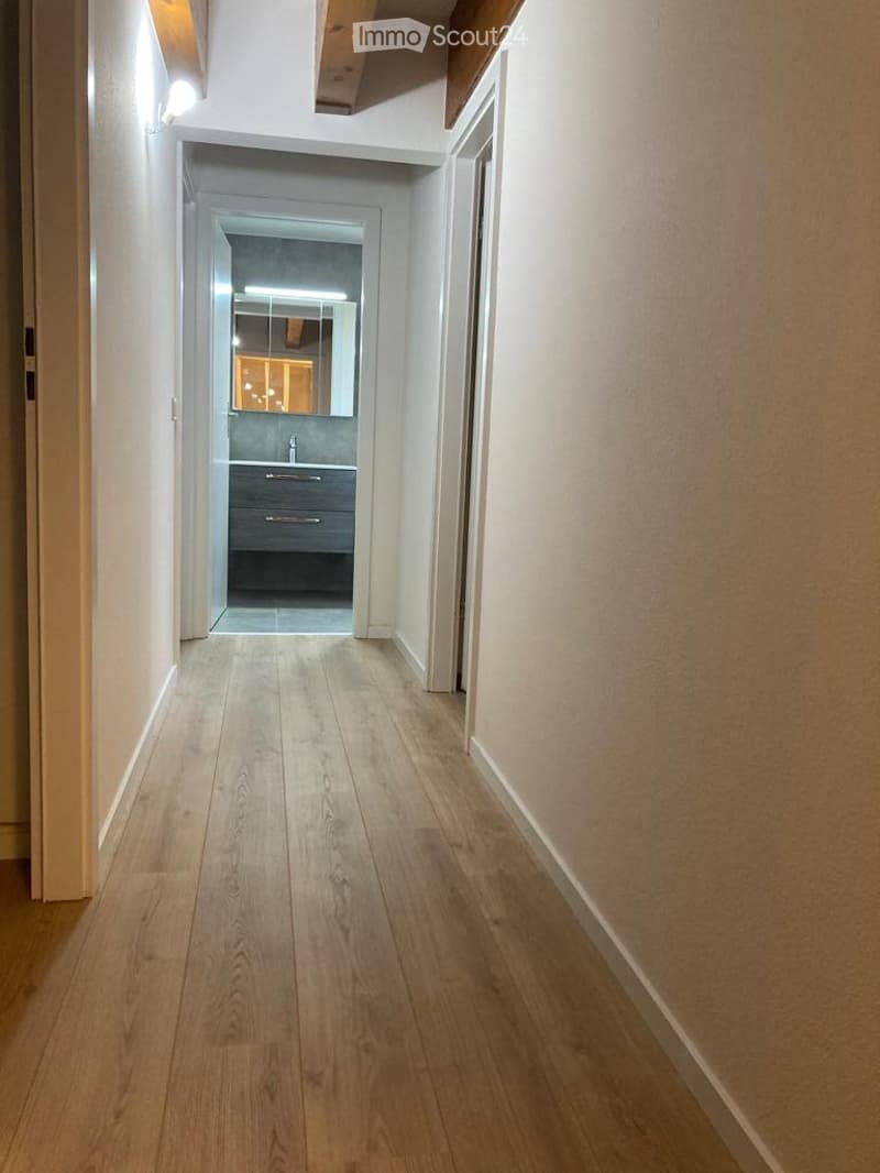 Luminoso appartamento di 4,5 locali con balconi e vista a Chéserex VD (2)