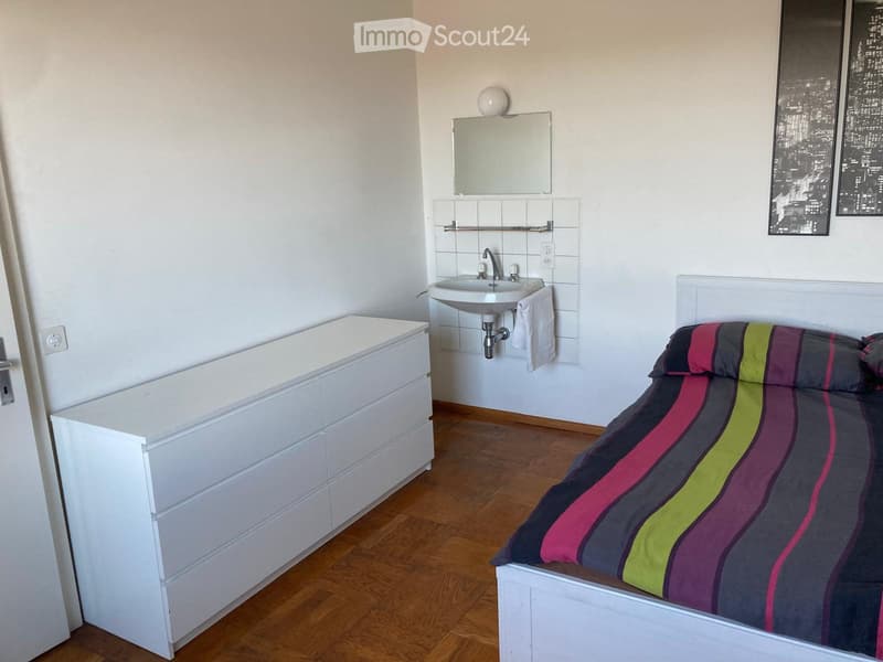 Room (2)