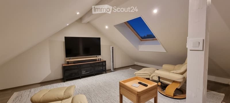 Appartamento di 5.5 locali in triplex a Valangin (8)