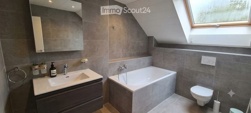 Appartamento di 5.5 locali in triplex a Valangin (6)