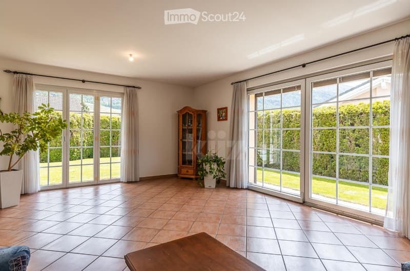 Schöne Villa mit Garten und eigenem Studio (3)