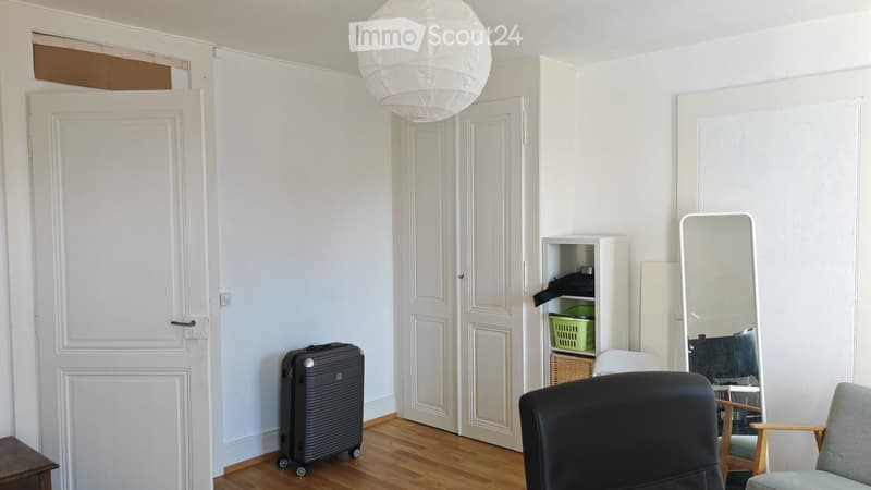 Bright room in a shared flat in central Lausanne (Riponne) (5)