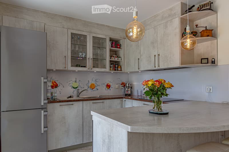Appartamento traversante di 117m² con terrazza e giardini (4)