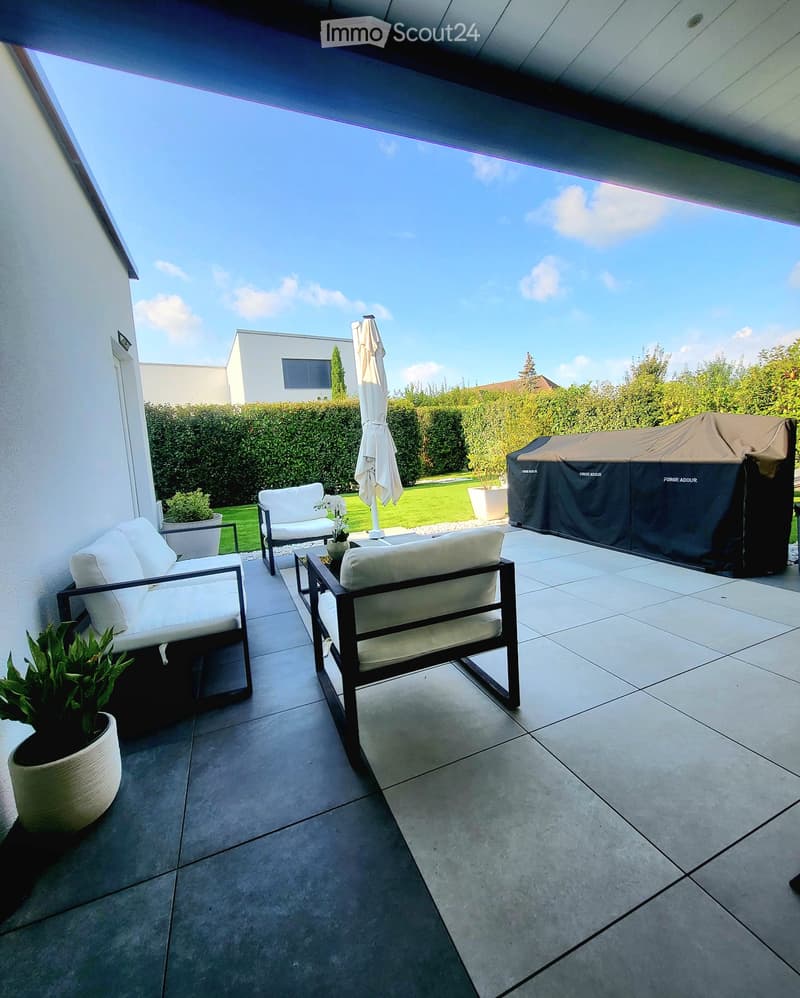 Geräumige moderne 5.5-Zimmer-Villa (5)