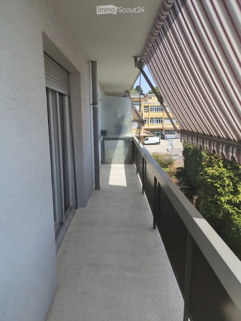 Studio luminoso con balcone a Crissier (5)