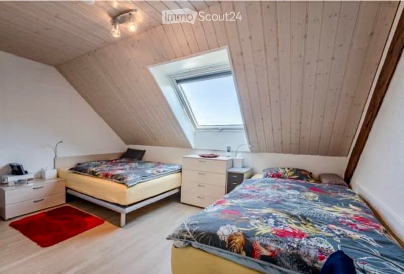Charmante 3.5-Zimmer-Dachwohnung in Samstagern (4)