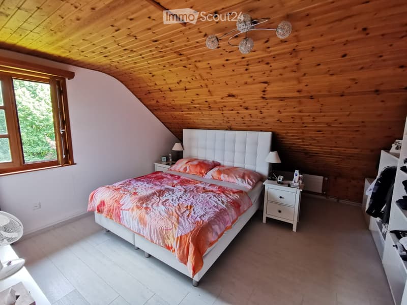 Bella appartamento di 3,5 locali in un chalet di 2 appartamenti. (2)
