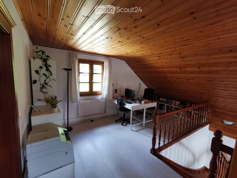 Bella appartamento di 3,5 locali in un chalet di 2 appartamenti. (5)