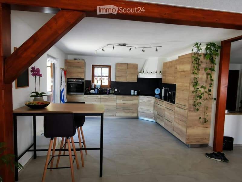 Bella appartamento di 3,5 locali in un chalet di 2 appartamenti. (4)