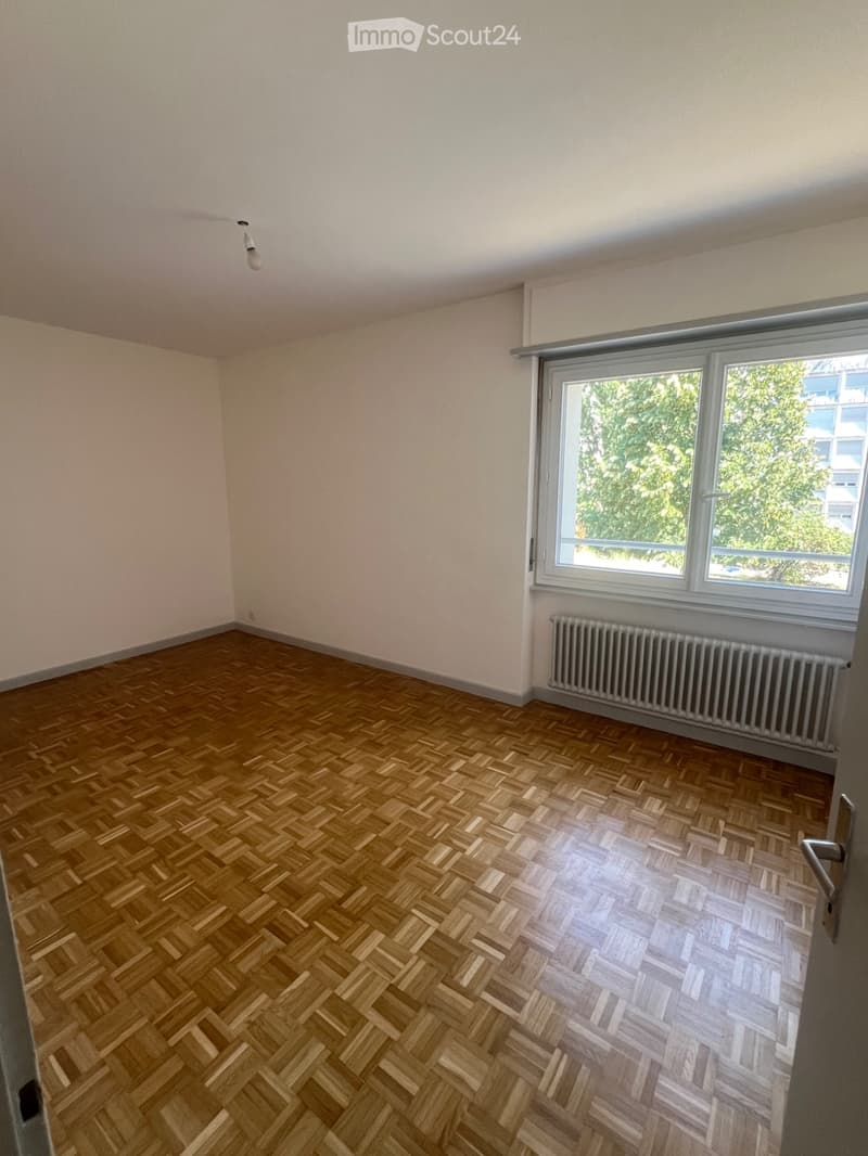 Apartment available immediately (3)