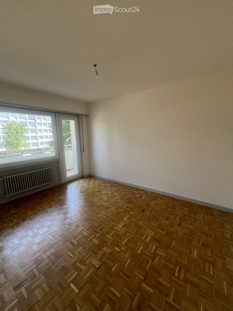 Apartment available immediately (2)