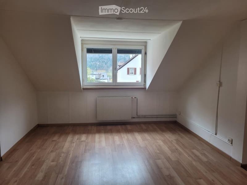 A louer Bel Appartement Mansardé 5,5 pièces. à St-Imier (3)