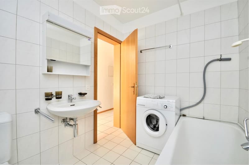 Spacious 2-room apartment with 71 m² and covered terrace in Sant'Antonino (4)