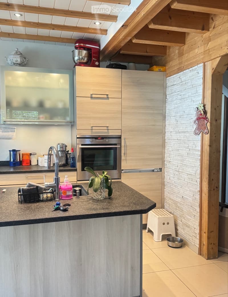 Appartamento 5,5 locali CHF 2300.- con spese (2)
