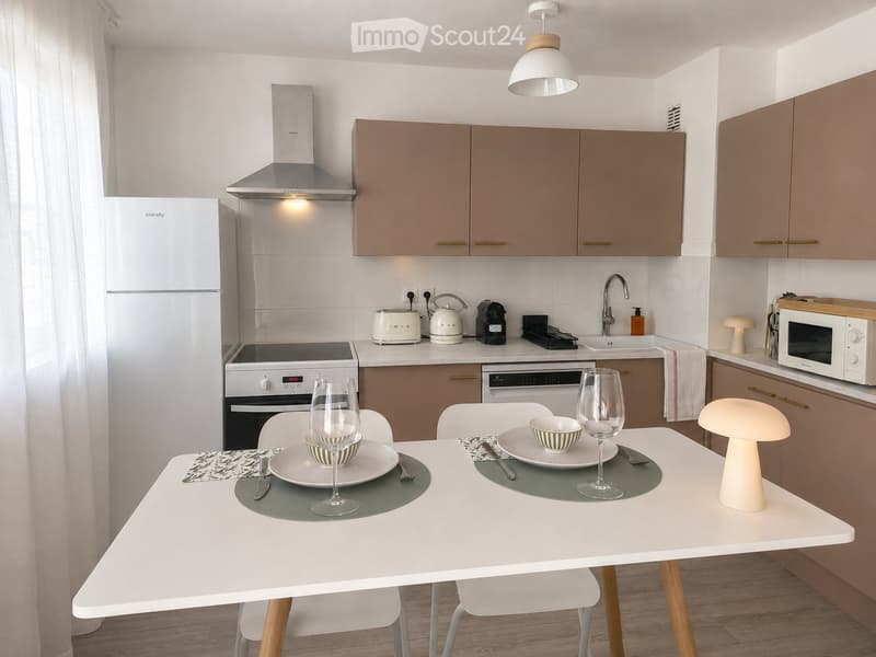 Appartement T2 meublé rénové Proche Genève Parking (3)