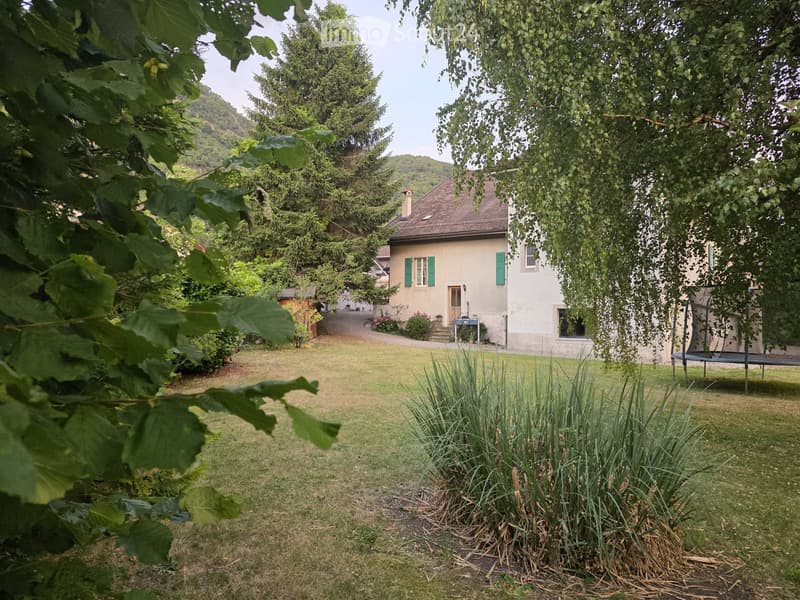 Ampio appartamento di 3,5 locali con 135 m2 e giardino (1)