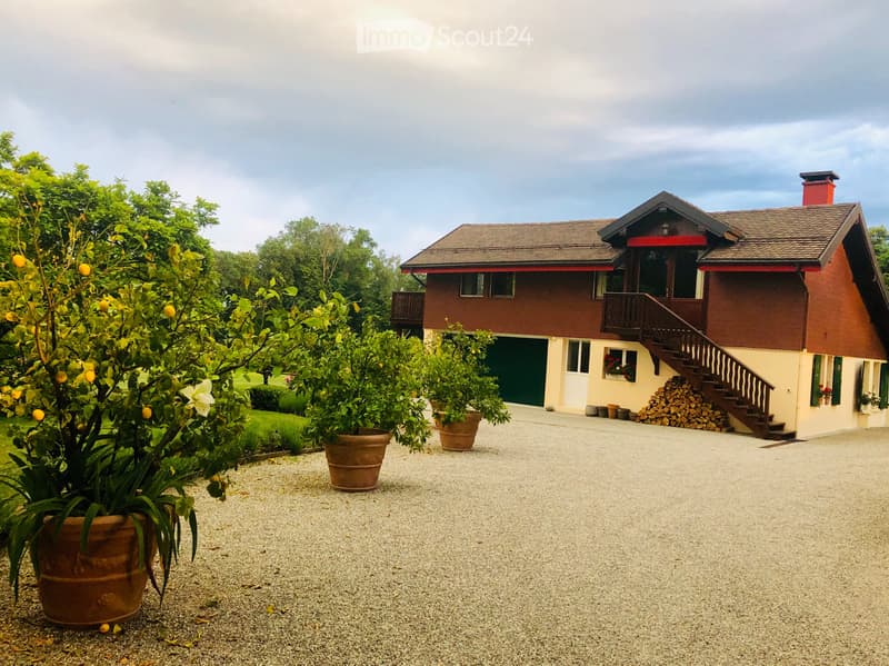 2 rooms studio in stunning estate very close to lake (2)