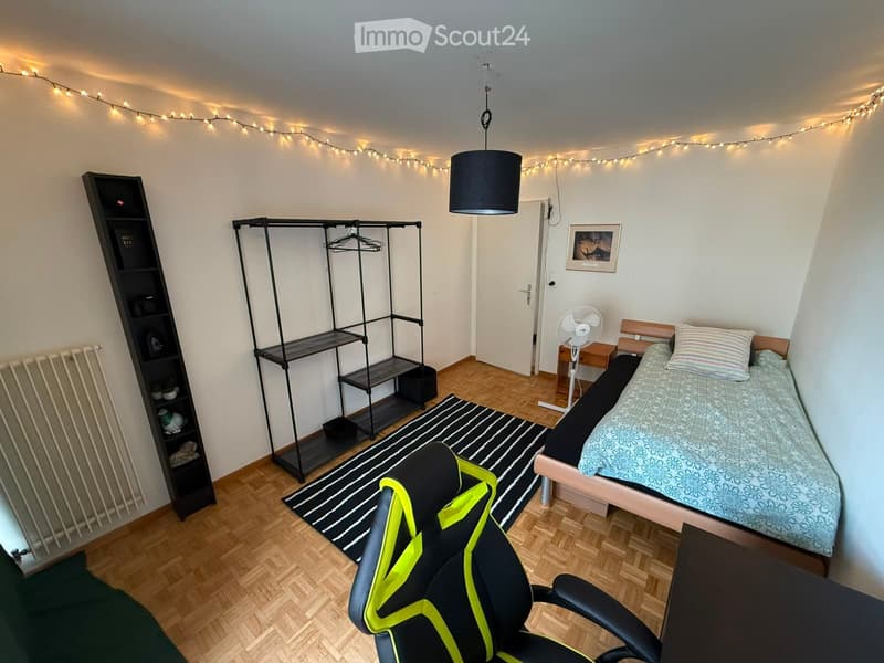 Chambre dans une super colocation août-septembre à Neuchâtel (1)