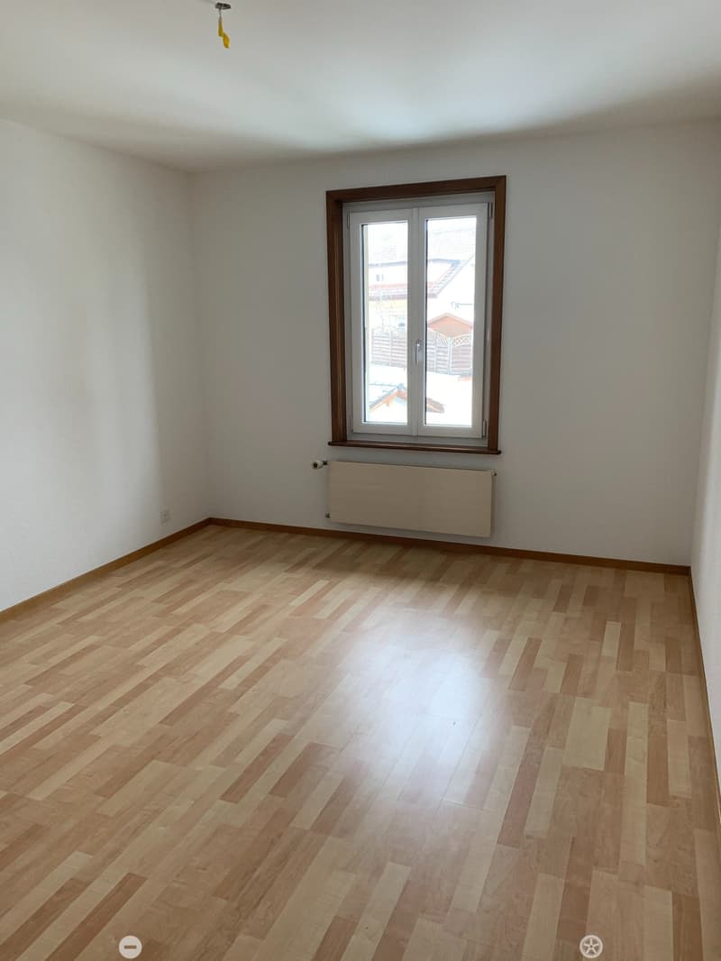 Châtel-St-Denis, geräumiges 5,5-Zimmer-Apartment, Zentrum mit eigenem Garten (7)