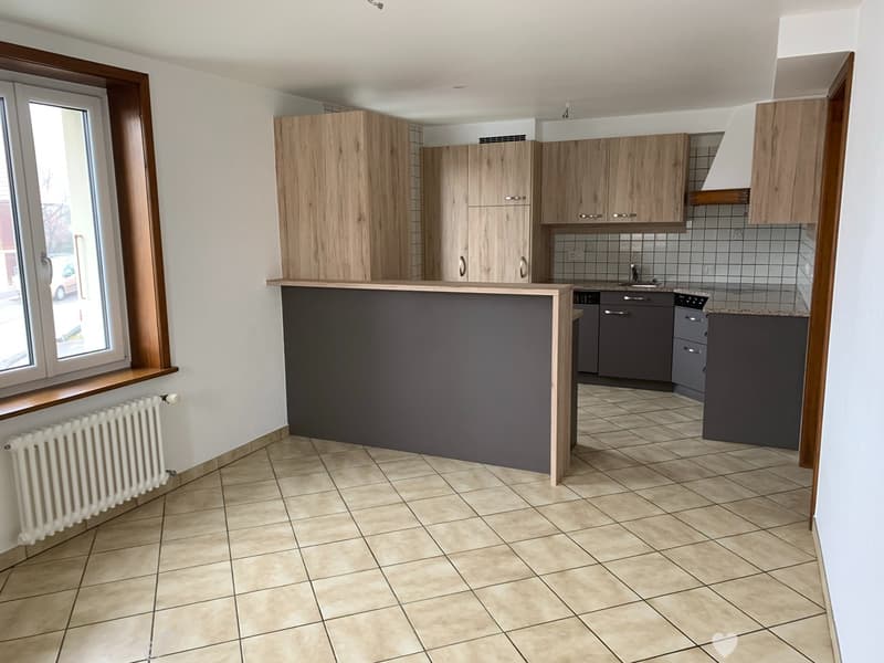 Châtel-St-Denis, geräumiges 5,5-Zimmer-Apartment, Zentrum mit eigenem Garten (4)