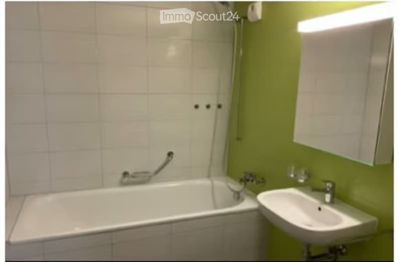 Appartement lumineux de 3 pièces avec balcon au cur d'Aigle (5)