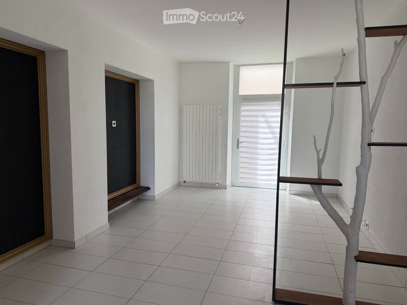 Colombier: zur Miete superbe Apartment mit 3.5 Zimmern im Erdgeschoss (2)