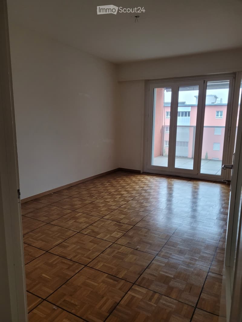 Large 3.5-room apartment with generous balcony (2)