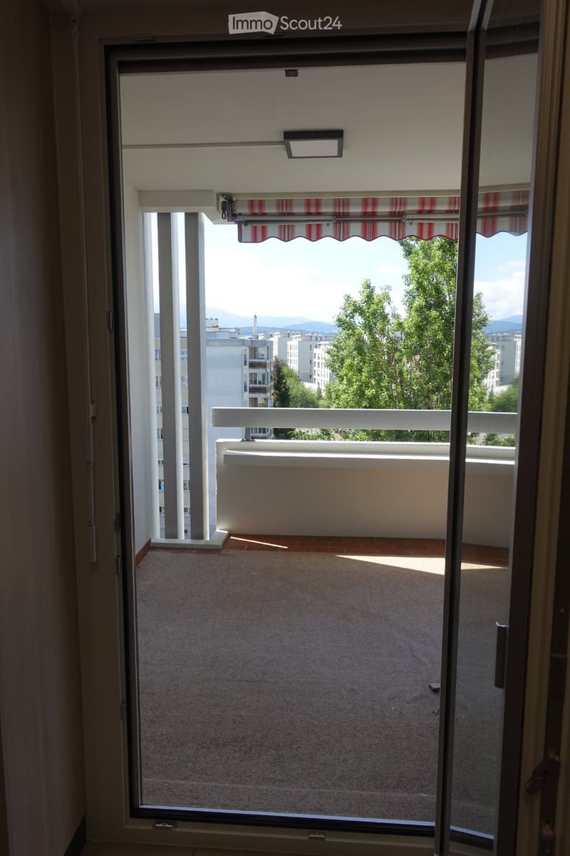 Schönes helles 4.5-Zimmer-Apartment im 8. Stock, Beaumont, Fribourg (5)