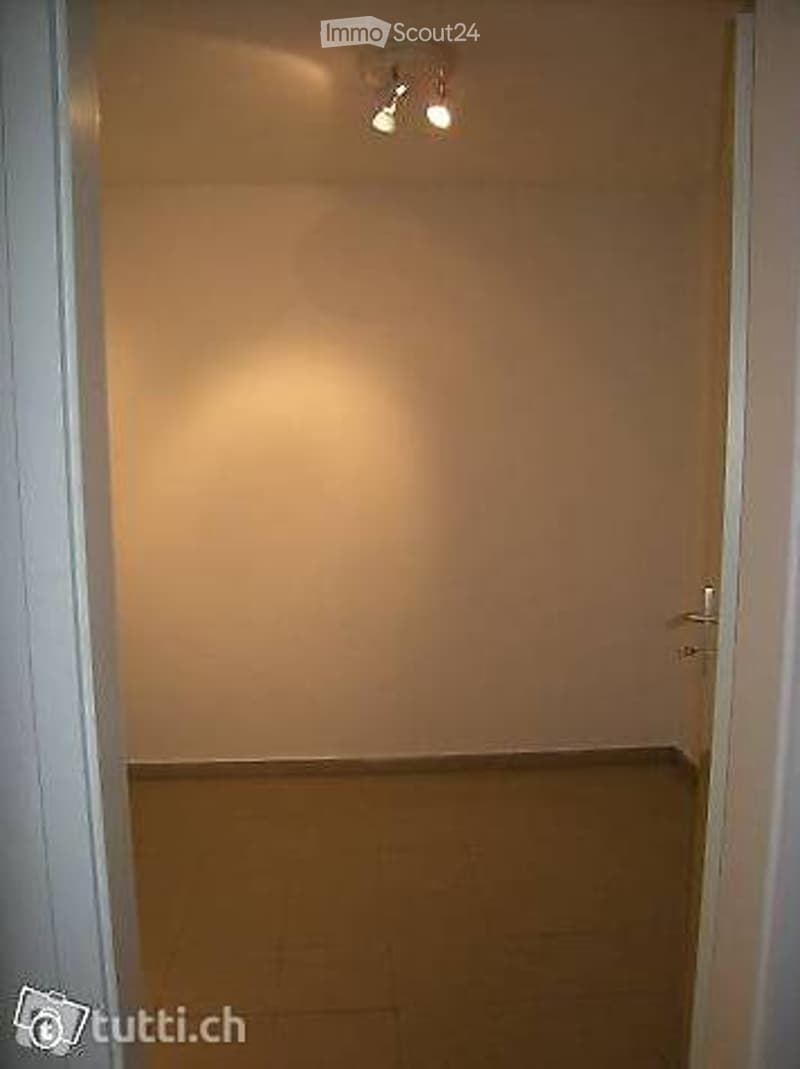 Mietobjekt in Maroggia, 2 Räume als Atelier oder Hobbyraum (3)