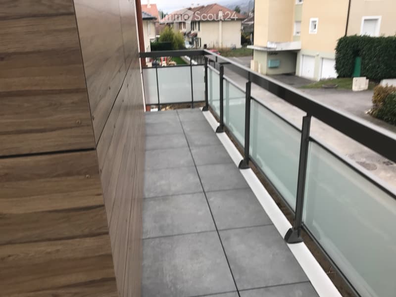 À vendre - Charmant appartement de 4,5 pièces à Publier (4)