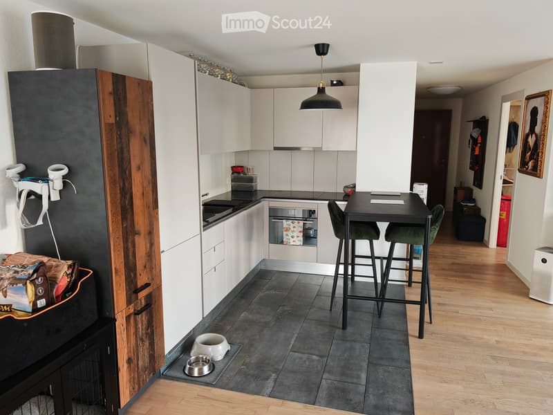 Your new home, just two steps from Renens train station! (2)