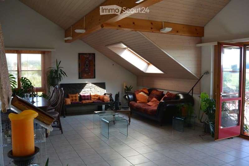 App. 3,5 Räume + Galerie und schöne Aussicht zur Miete in Cressier (1)