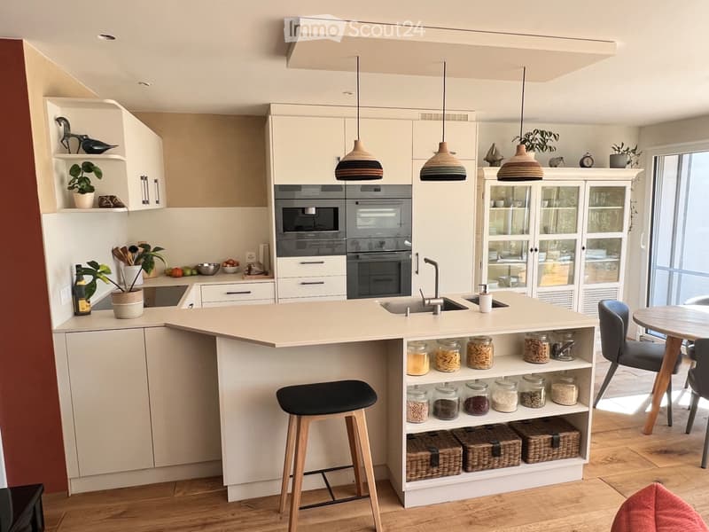 Schönes Appartement mit 3,5 Zimmern von sehr hohem Standard (2)